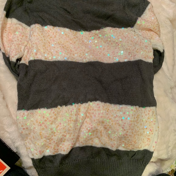 Sweater with sparkles - Picture 4 of 4